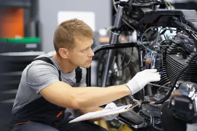 Mécanicien / Mécanicienne et technicien / technicienne moto
