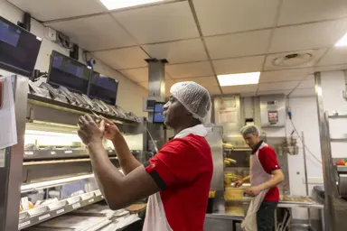Employé polyvalent / Employée polyvalente en restauration rapide